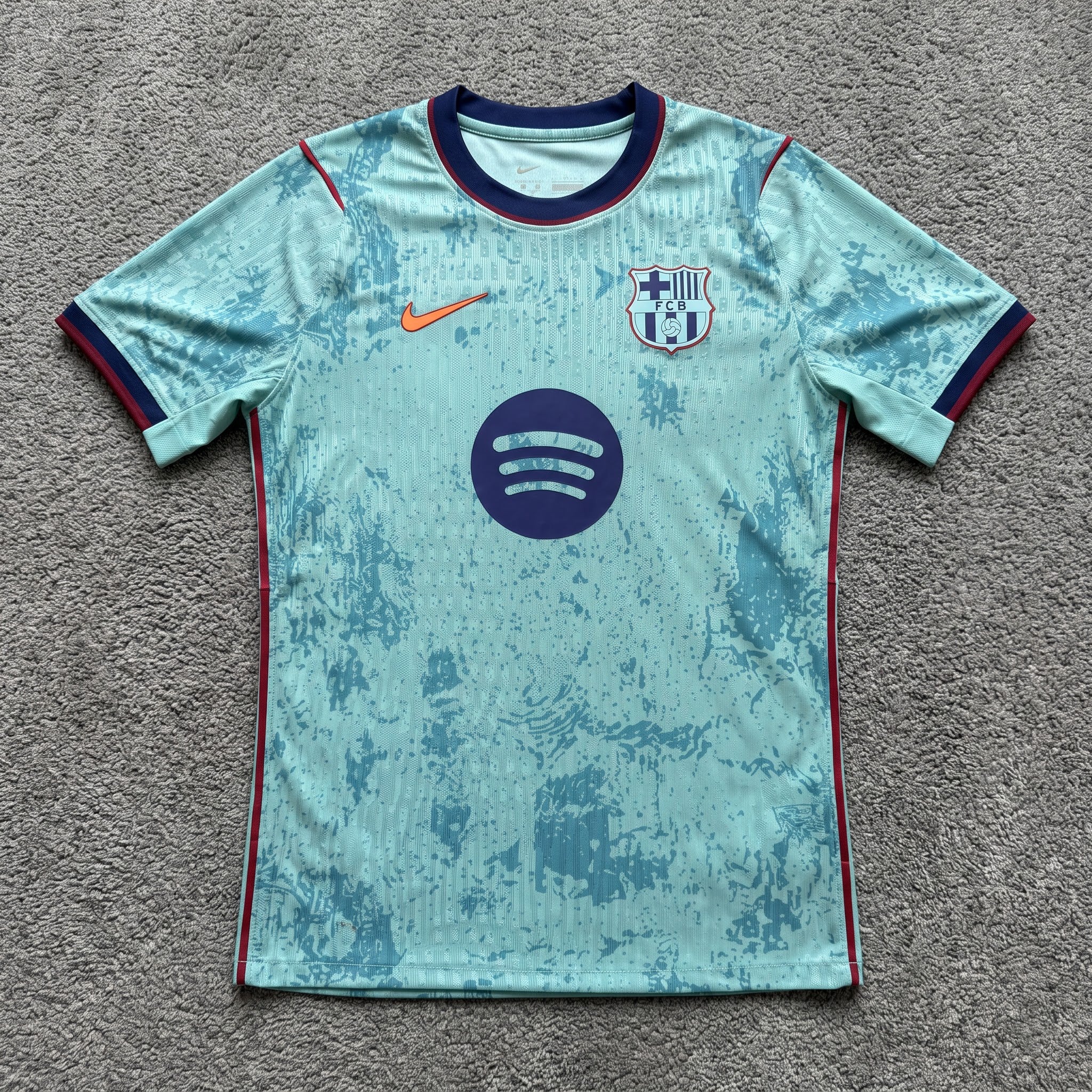 Barcelona returns to teal for the 2026-2027