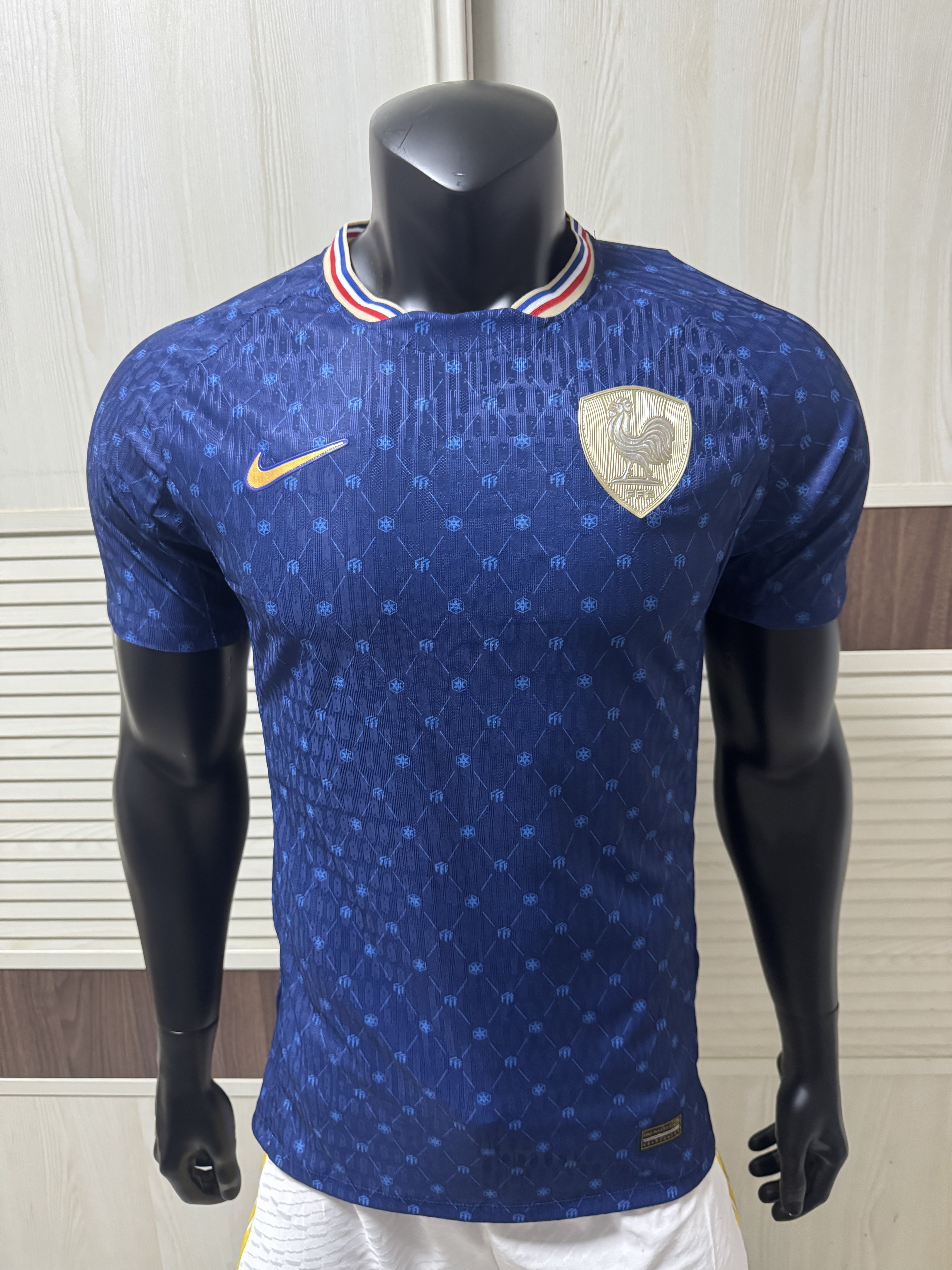 26-27 France Royal blue Casual Edition Player Version Training shirts