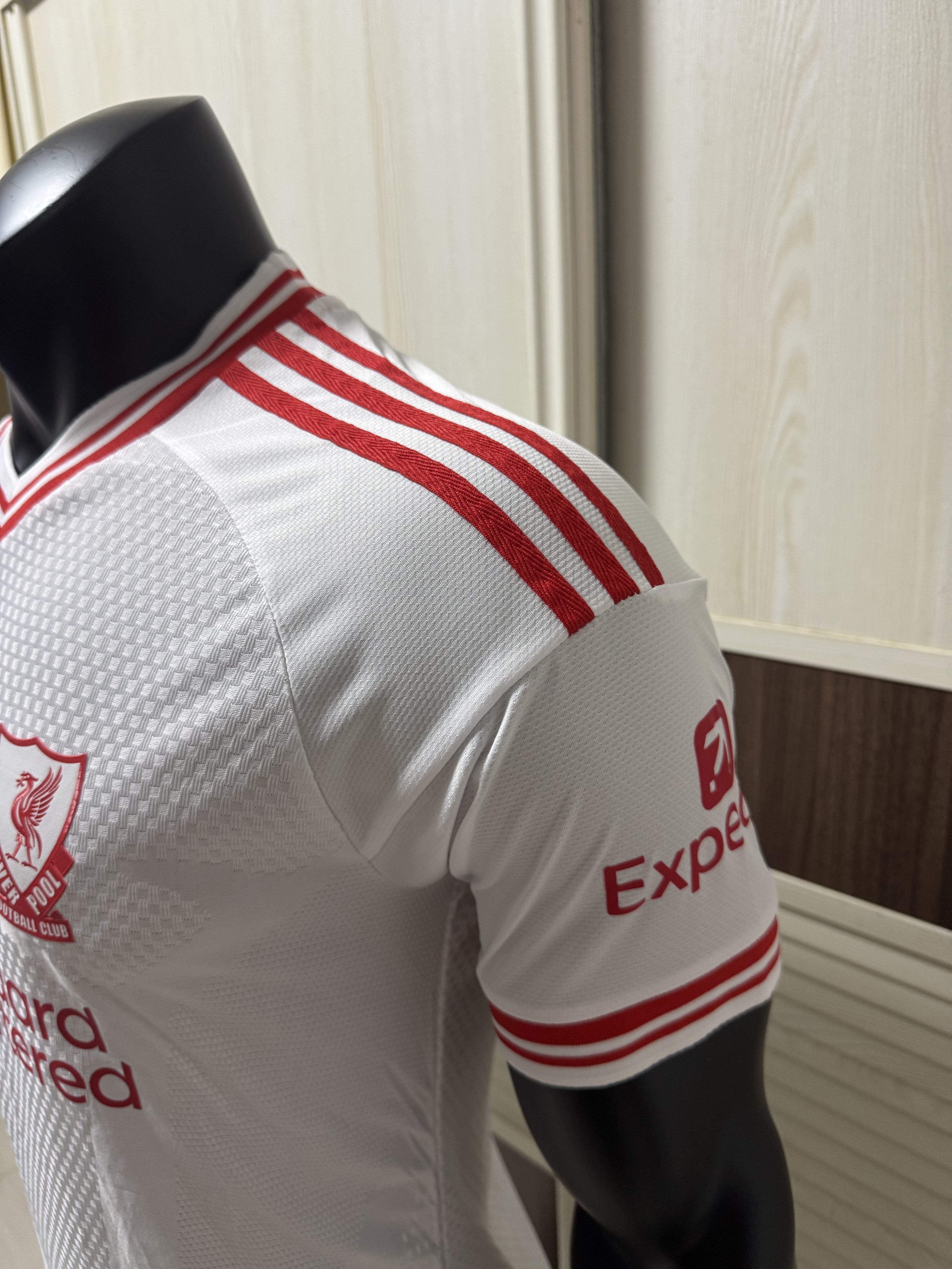 Liverpool Maillot Extérieur 2627 – Version Player