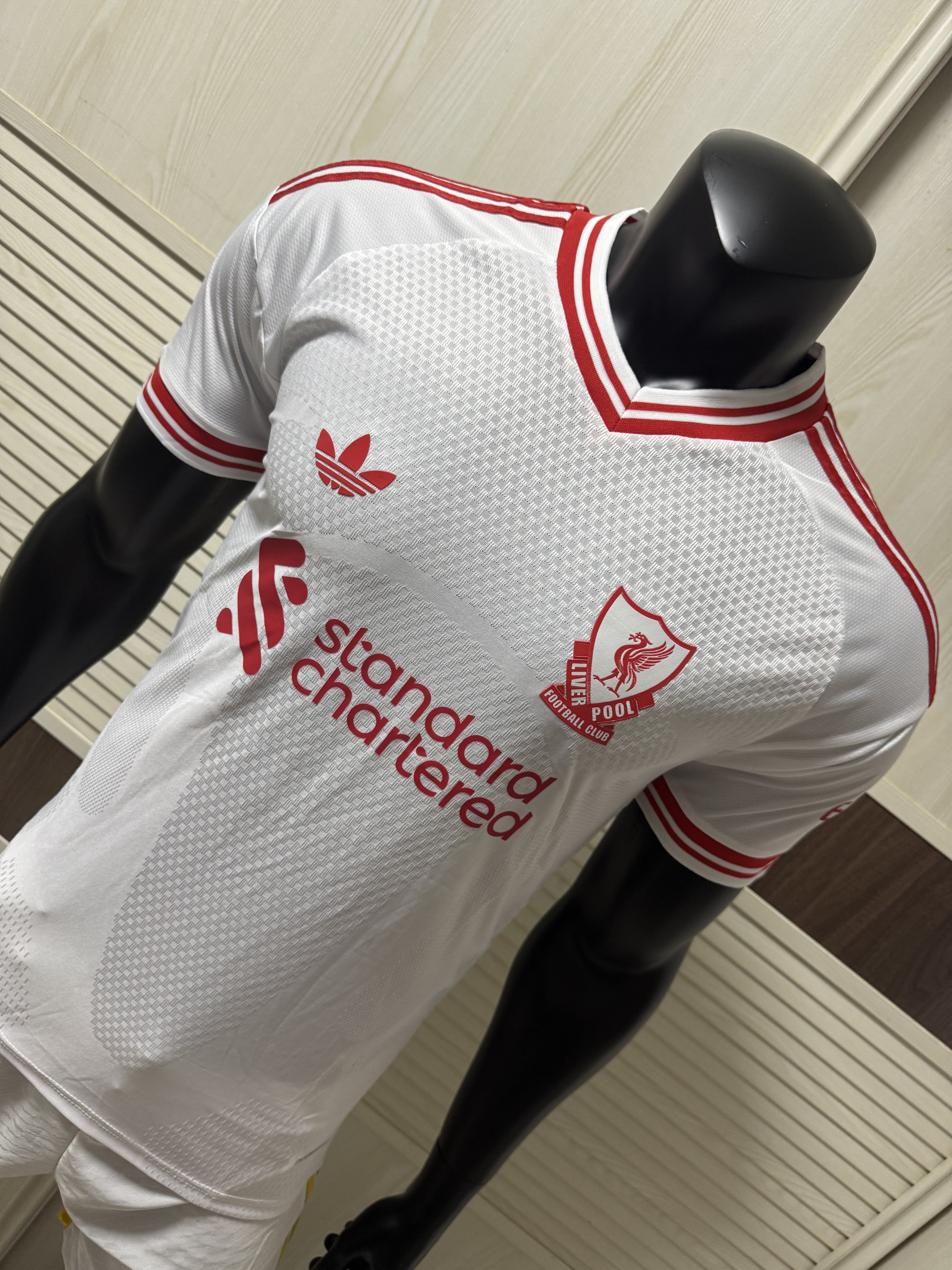 Liverpool Maillot Extérieur 2627 – Version Player