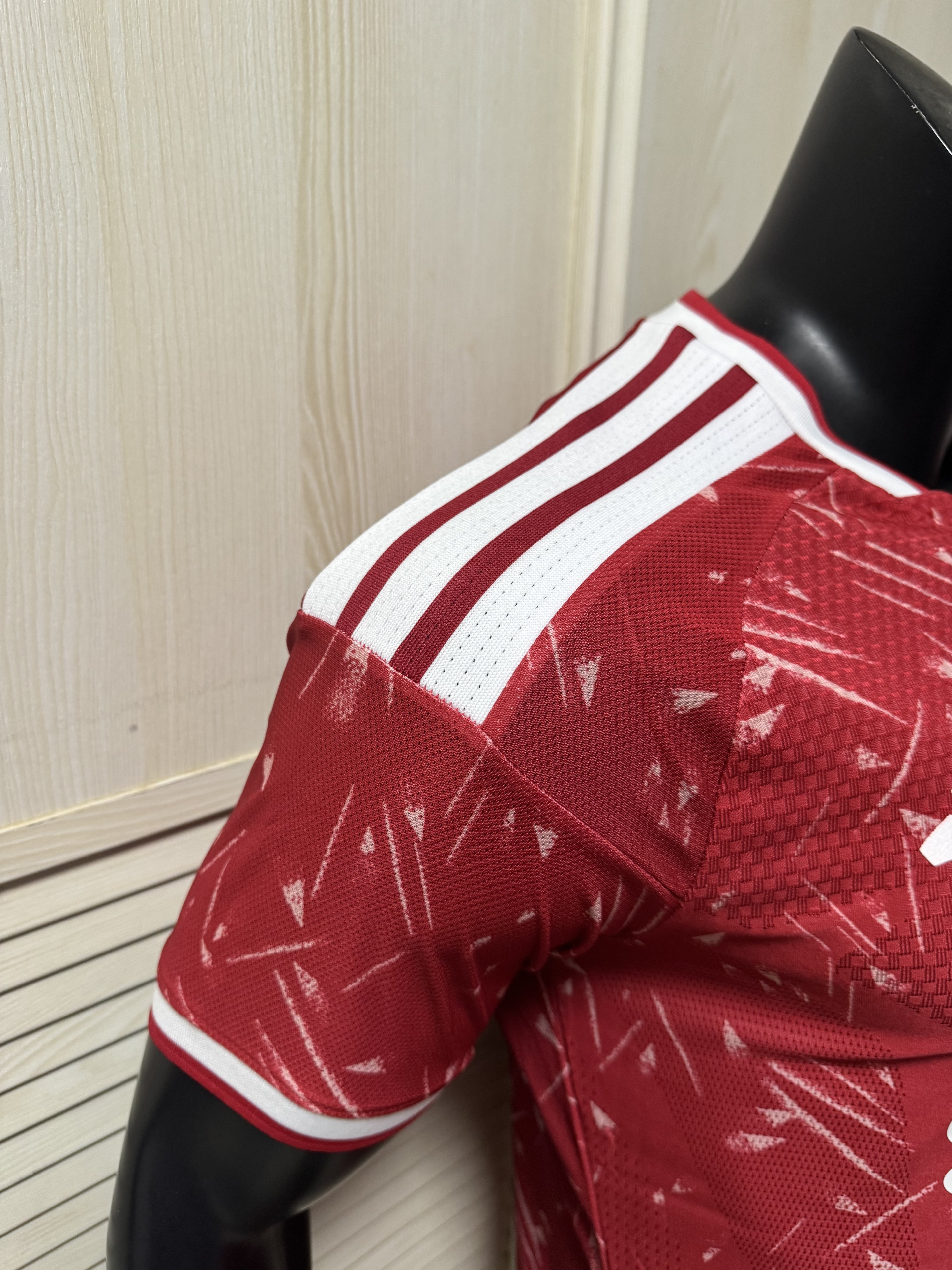 Liverpool Home Player Version 202627